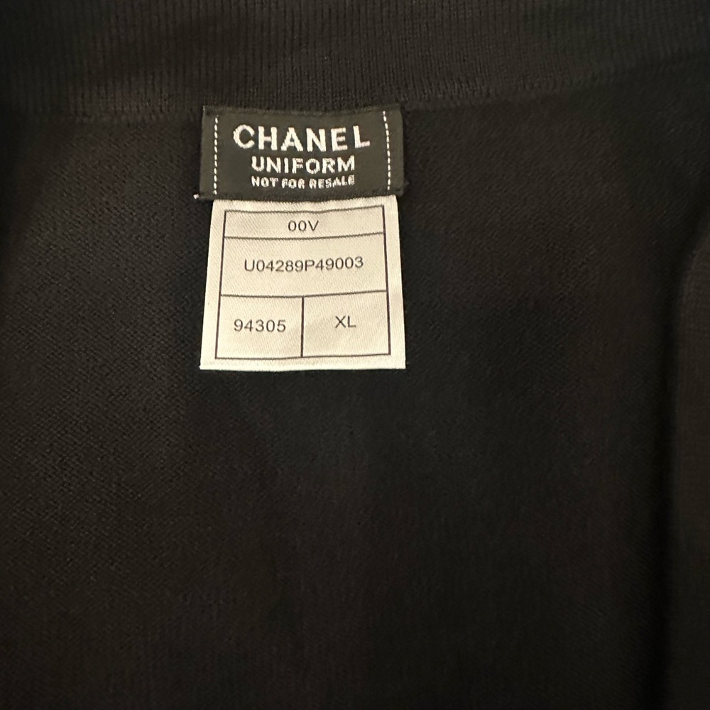 Black Cardigan CHANEL NWT buttons wrapped in tissue - Picture 2 of 5